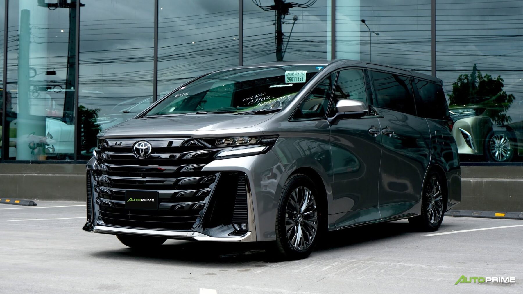 TOYOTA VELLFIRE HEV
